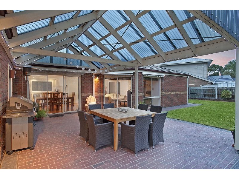 8 Monique Crt, Aspendale Gardens VIC 3195