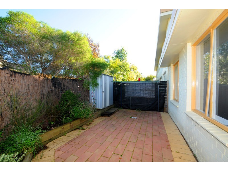 1a/70 Warren Road, Mordialloc VIC 3195