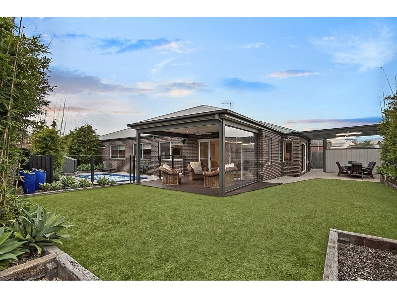 14 Trinity Court, Patterson Lakes VIC 3197