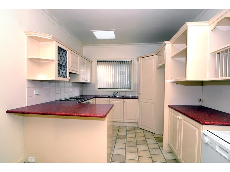 8 Kananook Avenue, Seaford VIC 3198