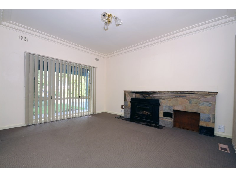8 Kananook Avenue, Seaford VIC 3198