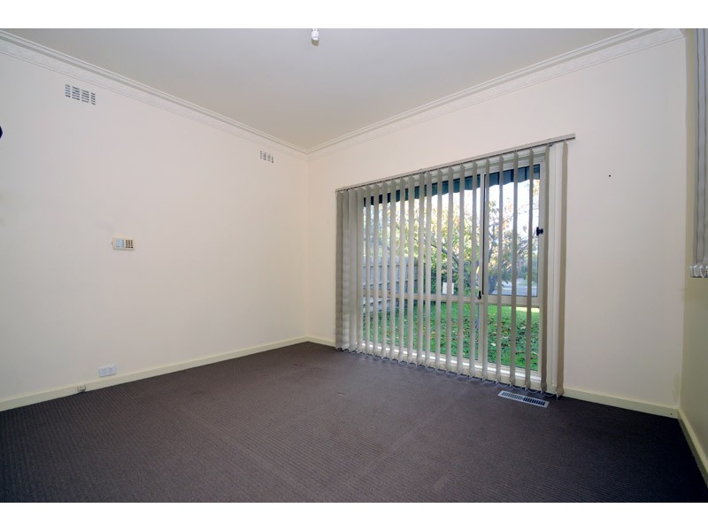 8 Kananook Avenue, Seaford VIC 3198