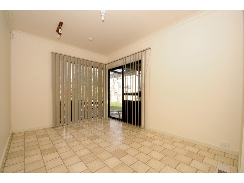 8 Kananook Avenue, Seaford VIC 3198