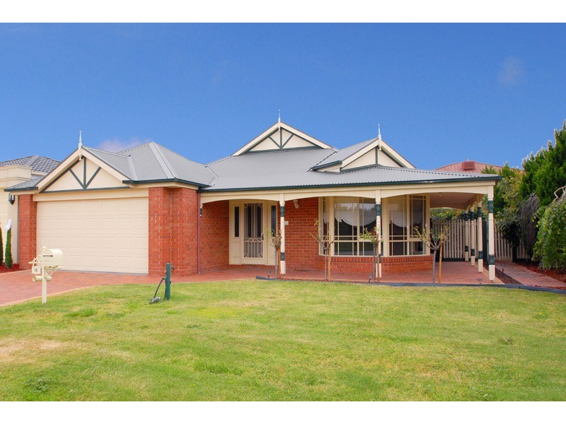 15 Palm Grove Boulevard, Aspendale Gardens VIC 3195