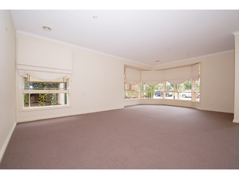 15 Palm Grove Boulevard, Aspendale Gardens VIC 3195