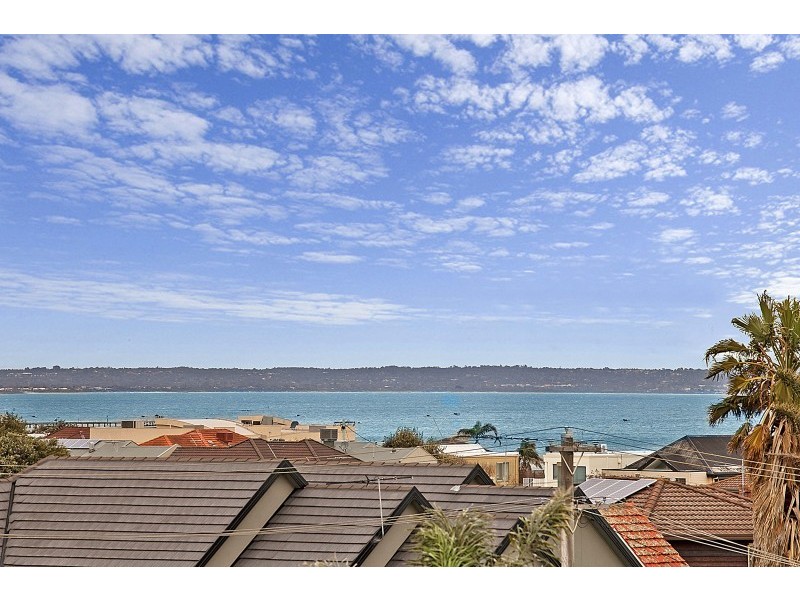 13 Foam Street, Parkdale VIC 3195