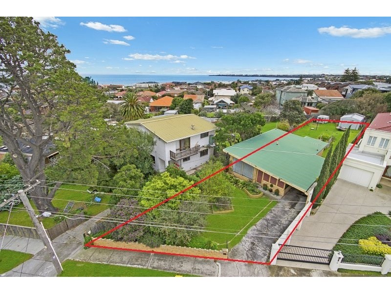 33 McIndoe Parade, Parkdale VIC 3195