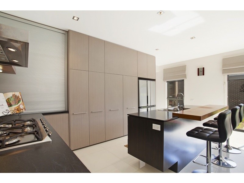 34 Dresden Drive, Waterways VIC 3195