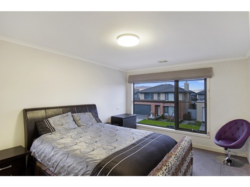 34 Dresden Drive, Waterways VIC 3195