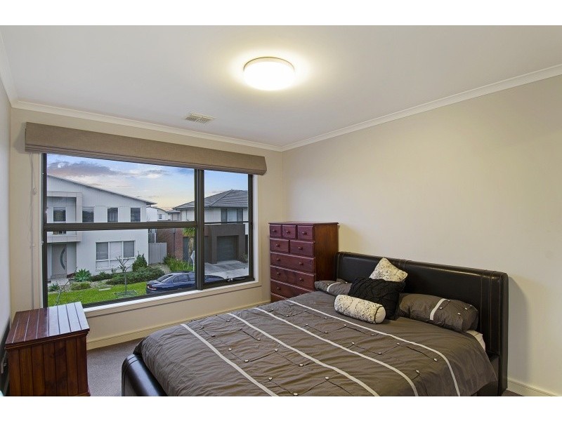 34 Dresden Drive, Waterways VIC 3195