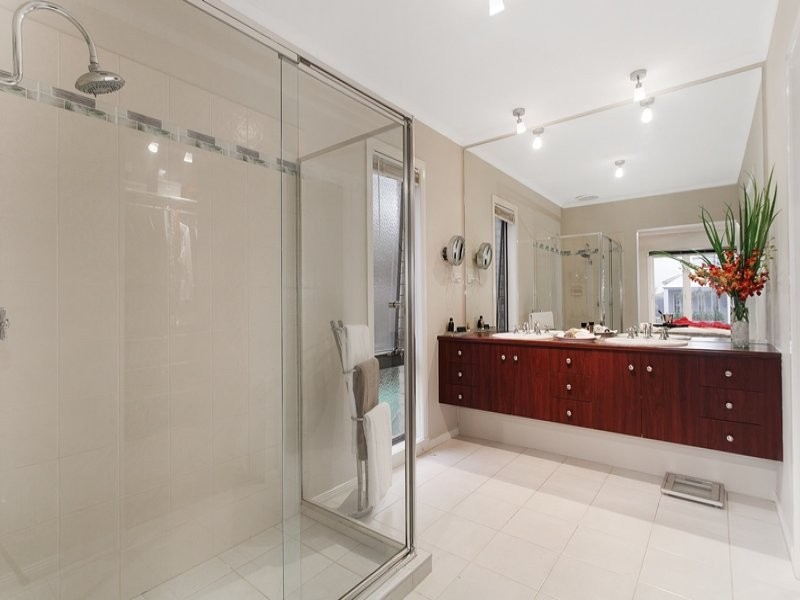 46 Island Point Avenue, Waterways VIC 3195