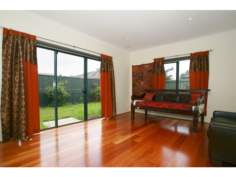 3 The Outlook, Waterways VIC 3195