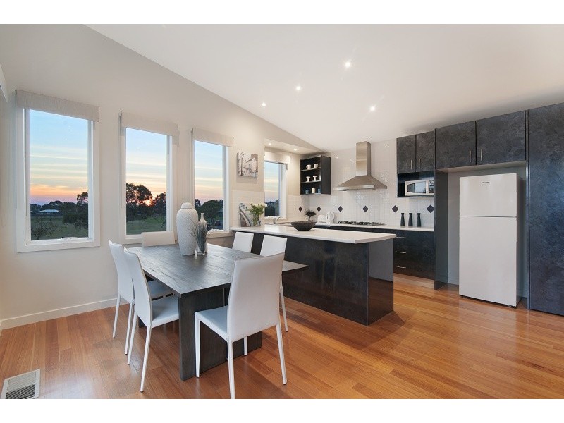 36 Hall Mark Road, Mordialloc VIC 3195