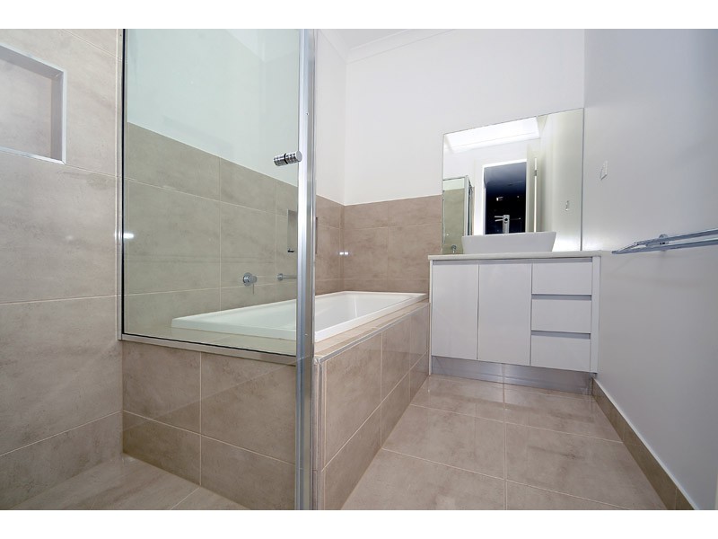 1B Albany Crescent, Aspendale VIC 3195