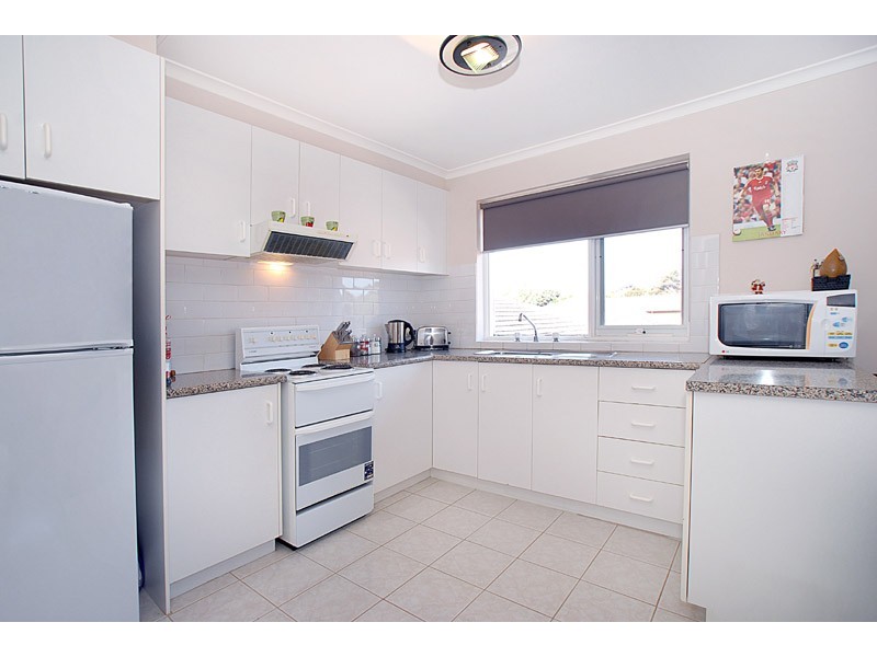 4/33A Brownfield Street, Mordialloc VIC 3195