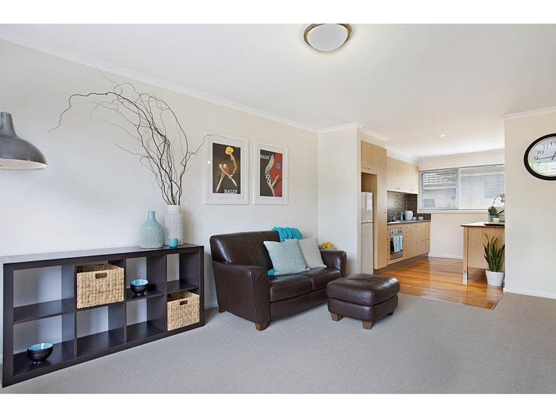 2/6 Olive Grove, Parkdale VIC 3195