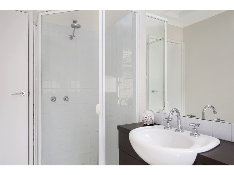 2/6 Olive Grove, Parkdale VIC 3195