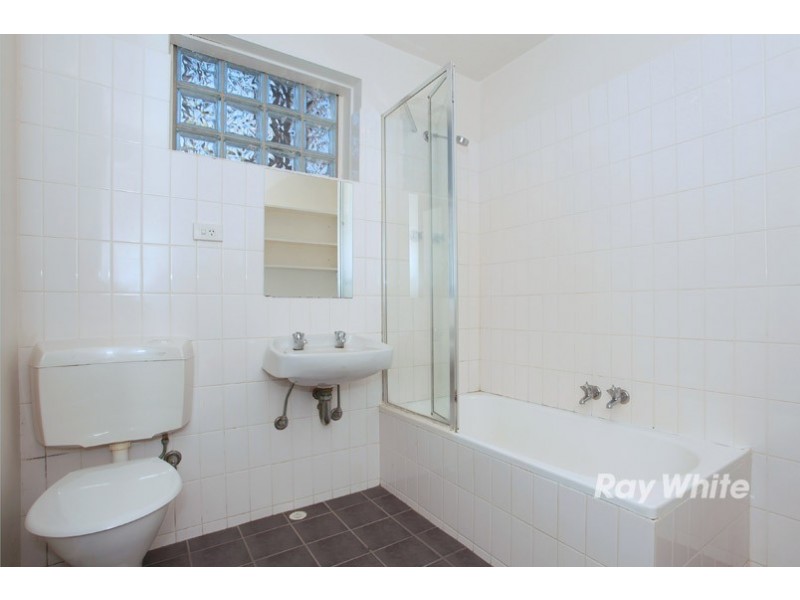 2/11a Gladstone Parade, Elsternwick VIC 3185