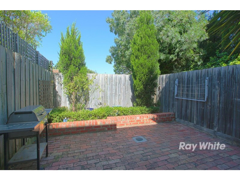 2/11a Gladstone Parade, Elsternwick VIC 3185