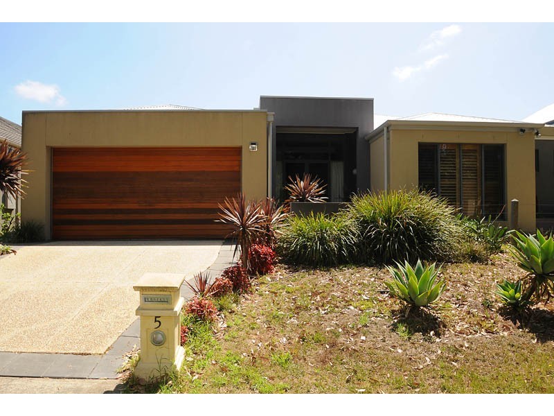 5 The Waterways Boulevard, Waterways VIC 3195