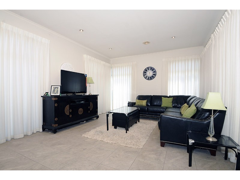 5 The Waterways Boulevard, Waterways VIC 3195