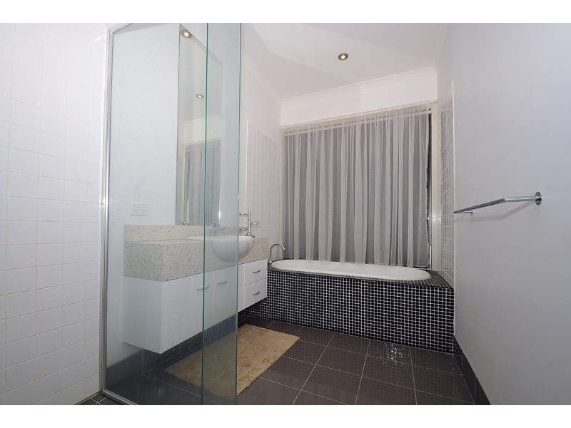 5 The Waterways Boulevard, Waterways VIC 3195