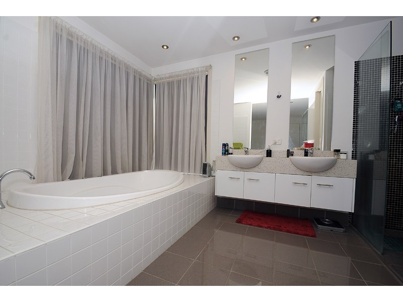 5 The Waterways Boulevard, Waterways VIC 3195