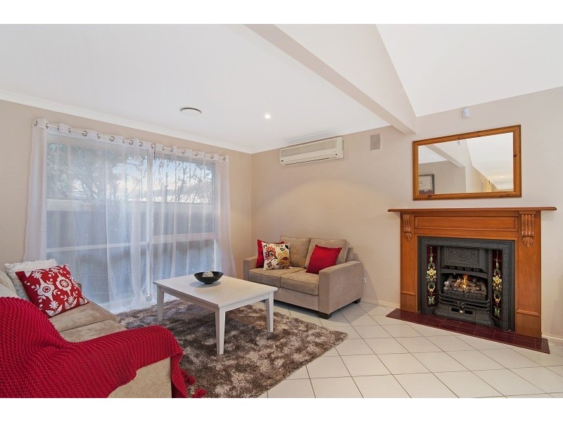 9 Hickman Ave, Aspendale Gardens VIC 3195