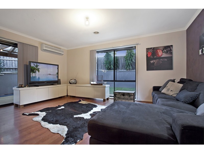 6 Dairy Place, Skye VIC 3977