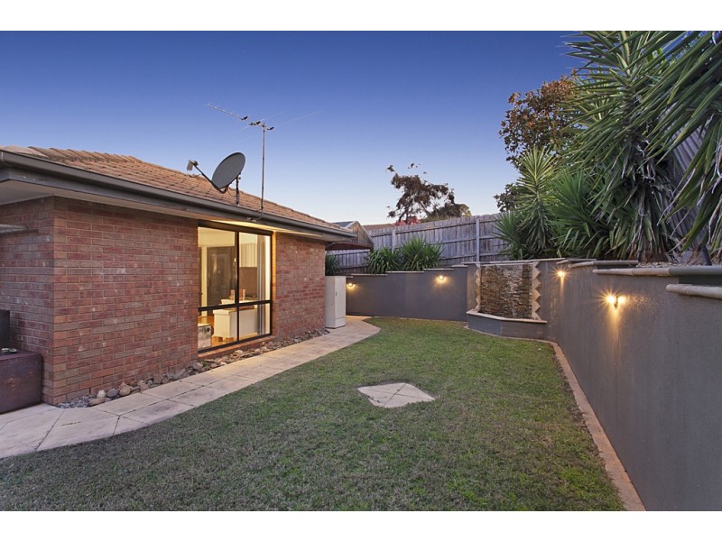 6 Dairy Place, Skye VIC 3977