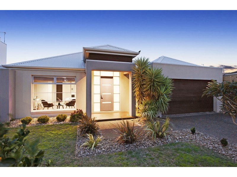 2 Retreat Avenue, Aspendale VIC 3195