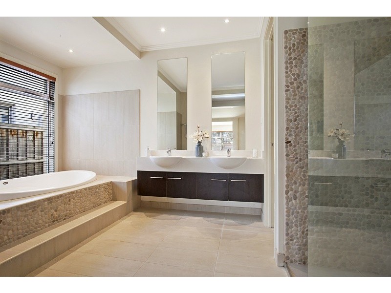 2 Retreat Avenue, Aspendale VIC 3195