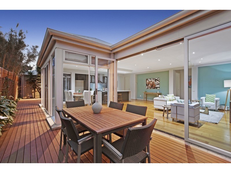 2 Retreat Avenue, Aspendale VIC 3195