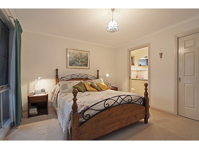4 Hickman Avenue, Aspendale Gardens VIC 3195