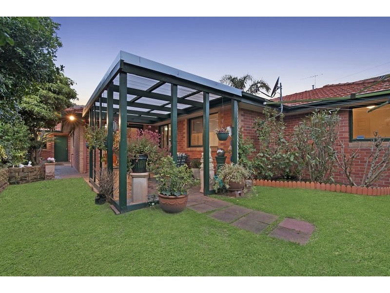 4 Hickman Avenue, Aspendale Gardens VIC 3195