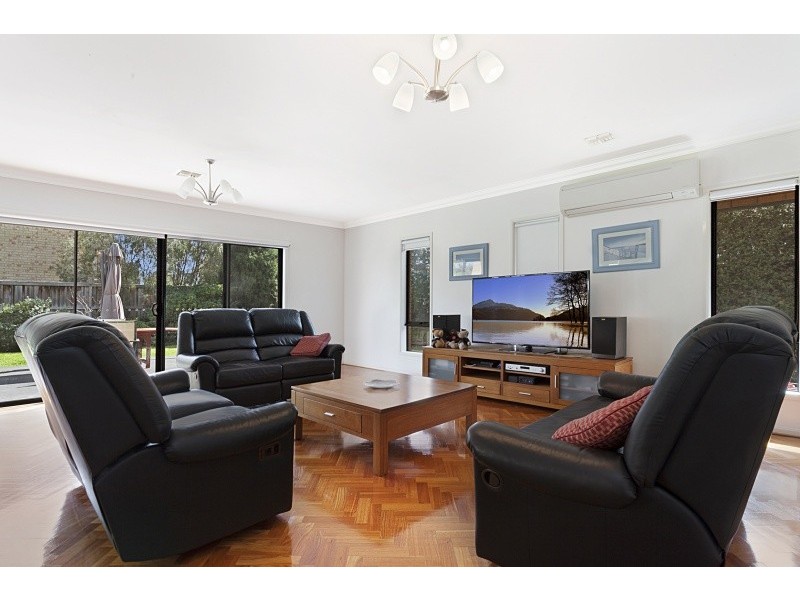 1 Waterlily Court, Waterways VIC 3195