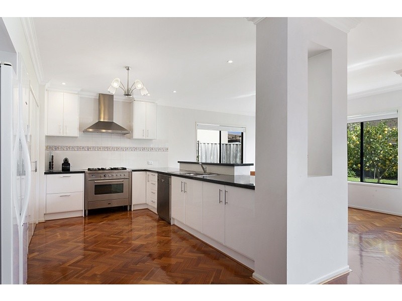 1 Waterlily Court, Waterways VIC 3195