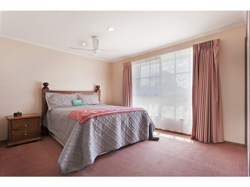 70 Kearney Drive, Aspendale Gardens VIC 3195