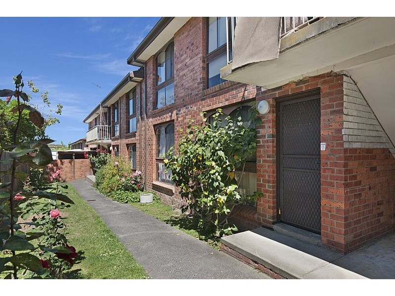 2/15 Close Avenue, Dandenong VIC 3175