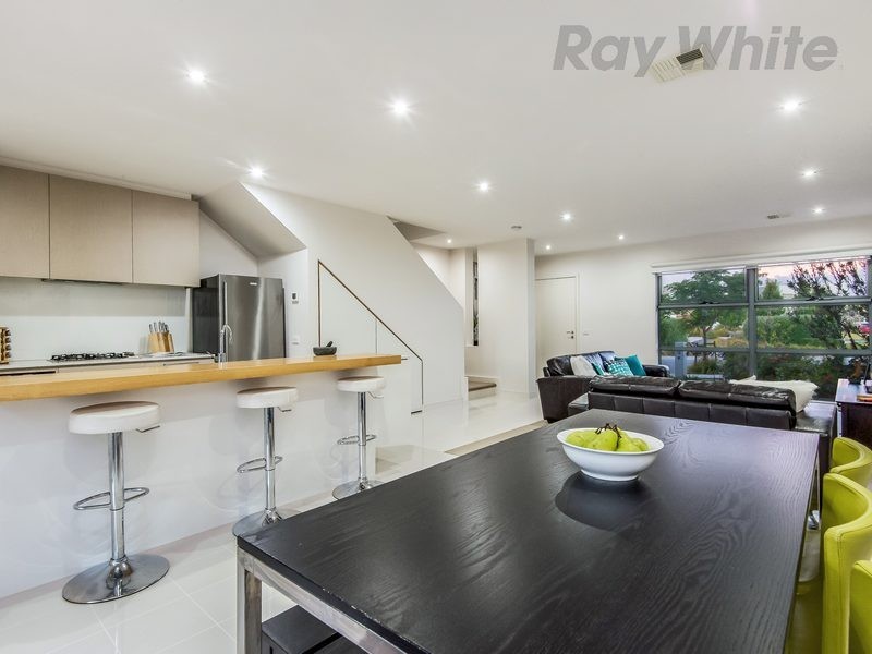 24 Ashberg Drive, Waterways VIC 3195