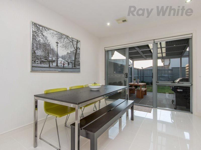 24 Ashberg Drive, Waterways VIC 3195