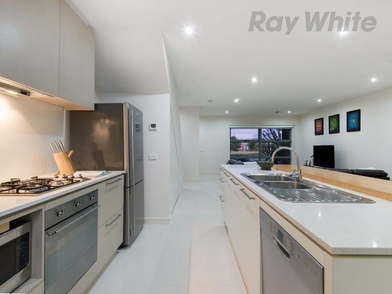 24 Ashberg Drive, Waterways VIC 3195