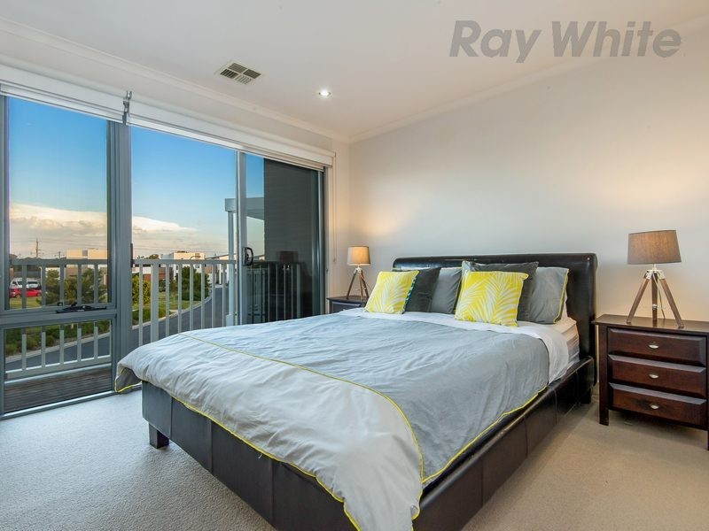 24 Ashberg Drive, Waterways VIC 3195