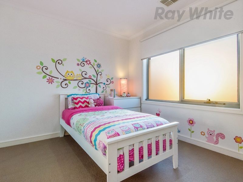 24 Ashberg Drive, Waterways VIC 3195