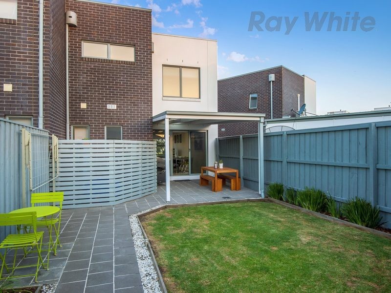 24 Ashberg Drive, Waterways VIC 3195