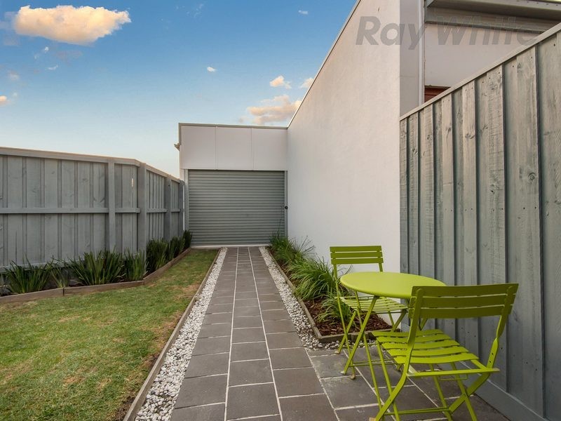 24 Ashberg Drive, Waterways VIC 3195