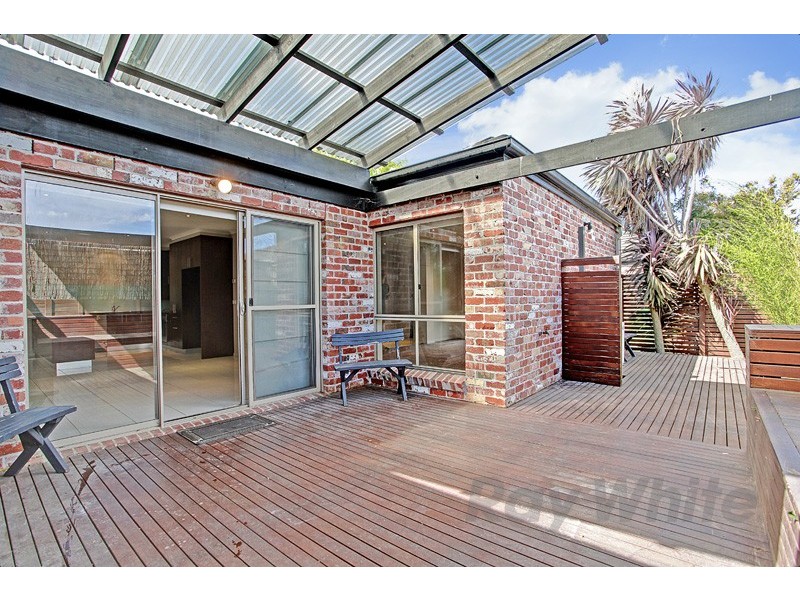 2/57 Wallace Street, Beaconsfield VIC 3807