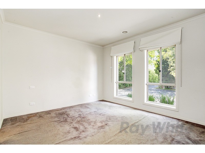 2/57 Wallace Street, Beaconsfield VIC 3807