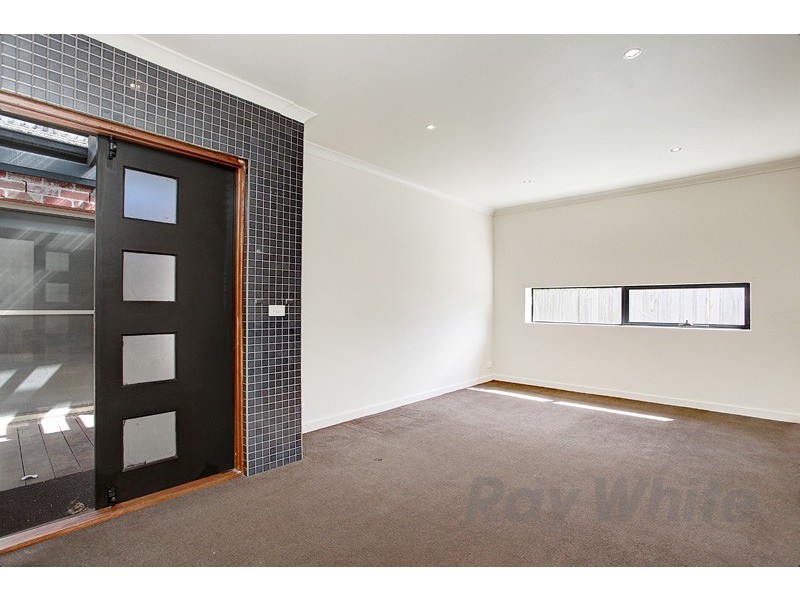 2/57 Wallace Street, Beaconsfield VIC 3807