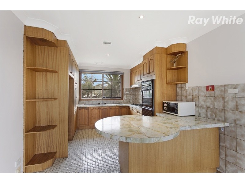 8 Rosella Road, Parkdale VIC 3195